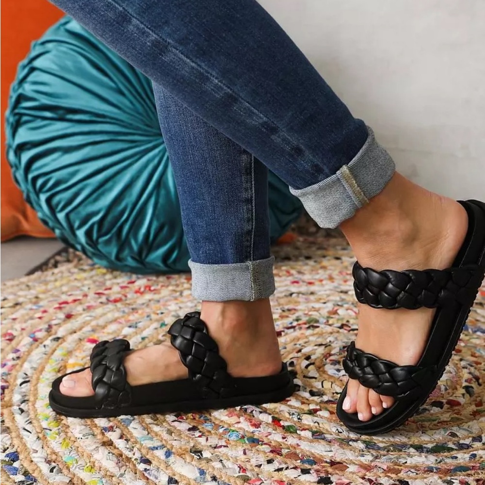 Qupid braided sandals